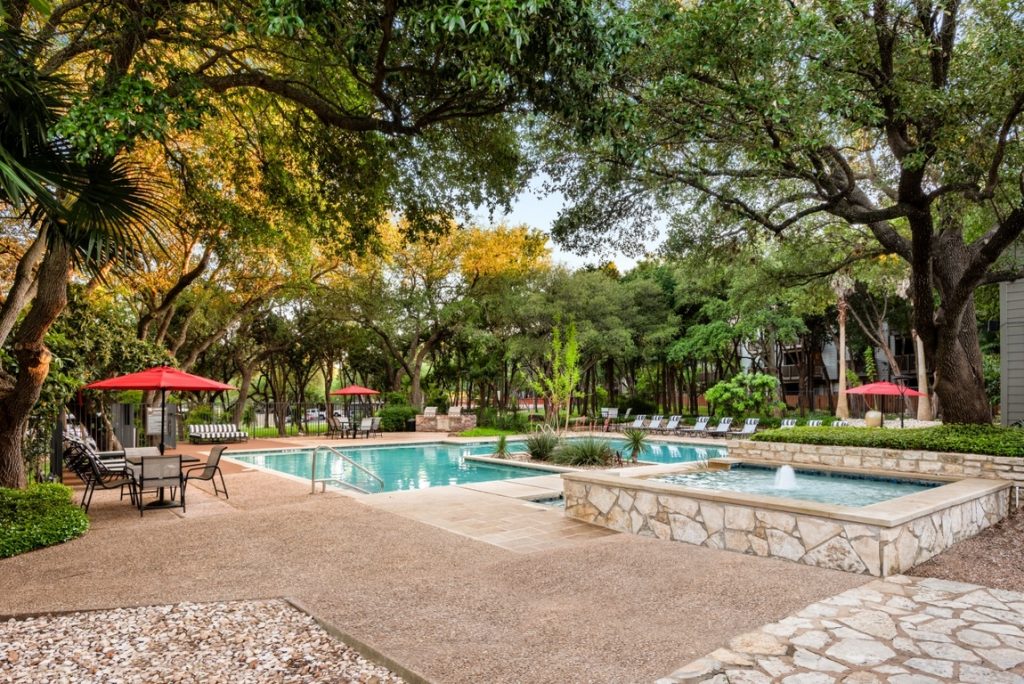 Landmark At Barton Creek - Premier Corporate Housing